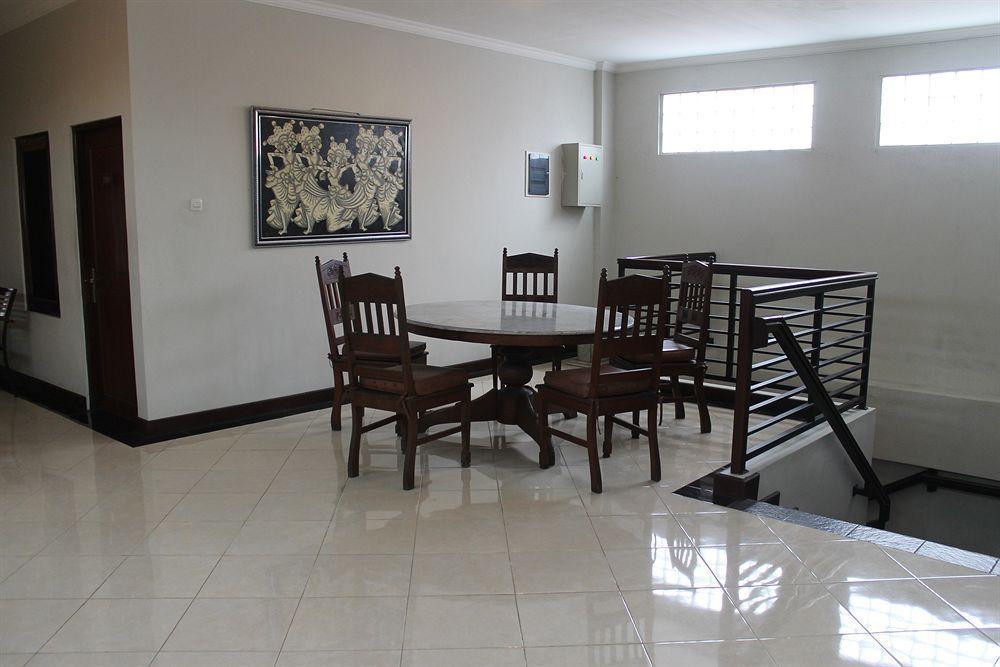 Tasik Jogja Hotel Yogyakarta Exterior foto