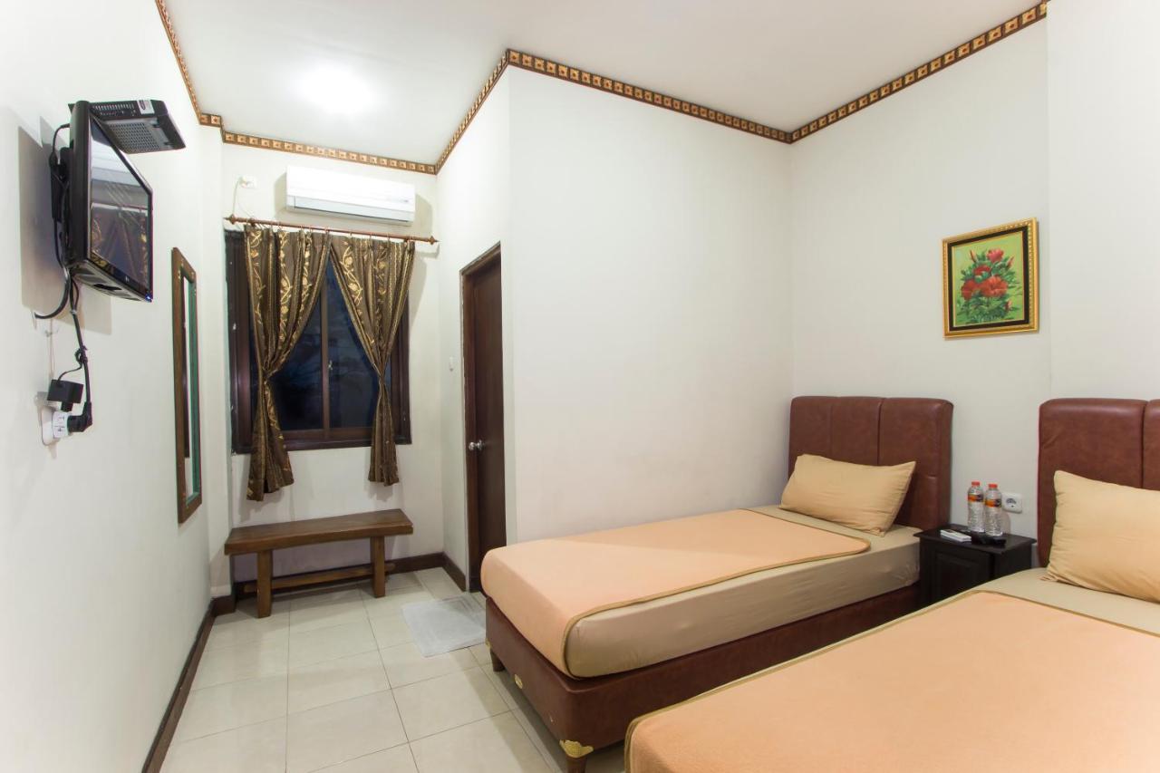 Tasik Jogja Hotel Yogyakarta Exterior foto